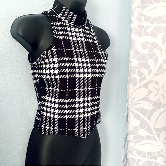SHEIN Black & White Plaid Mock Neck Crop Tank Top Size Small - Picture 2 of 7